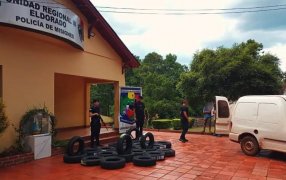 La Policía de Misiones Interceptó un vehículo e incautó neumáticos sin aval aduanero en la ciudad de Eldorado