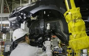 Falta de dólares: Autopartistas internacionales cortaron los envíos de insumos a la Argentina, la planta de General Motors en Santa Fe sigue parada por falta de insumos