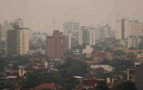 Incendios en Paraguay: Suspenden las clases, piden no exponerse al aire libre, realizarán virtuales “hasta que se normalice la calidad del aire” y también recomendaron el uso de tapabocas
