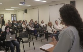 Posadas: El Hospital Dr. Ramón Madariaga fortalece la formación de médicos residentes en debates multidisciplinarios