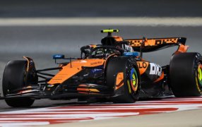 Norris marcó el rumbo en el primer día de la pretemporada de la Fórmula 1, en el Bahrain International Circuit y Antonelli lideró por la mañana