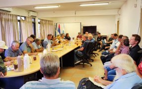 Unos treinta referentes de asociaciones y autoconvocados del eslabón de la actividad yerbatera, se reunieron en el INYM