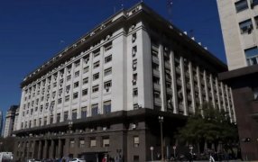 En el mes de Febrero, hubo un superávit primario de 1,4 billones de pesos y uno financiero de 144.421 millones de pesos