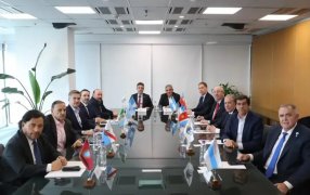 Puentes, hidrovía y gas: El Gobernador Passalacqua presentó al Ministro Santilli los reclamos estratégicos de Misiones en la reunión del Norte Grande