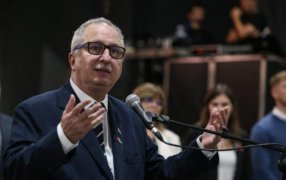 El Gobernador de Misiones, Hugo Passalacqua intimó a la EBY a transferir a la Provincia terrenos costeros de El Brete para que continúen siendo de uso público