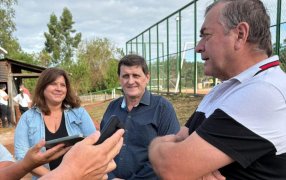 En el Municipio de Azara, el Ministro Adolfo Safrán recorrió las obras del nuevo playón deportivo en el Barrio 27 de Agosto