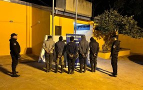 Misiones: Detuvieron a cinco cazadores furtivos armados dentro de un predio forestal, secuestraron escopetas y municiones