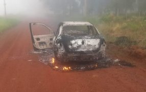 Misiones: Investigan el incendio total de un automóvil ocurrido esta madrugada en Santa Inés