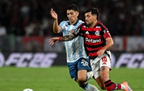 Copa Libertadores: En el mítico Estadio Maracaná,  Racing Club aguantó y cayó por la mínima ante Flamengo pero la serie quedó abierta