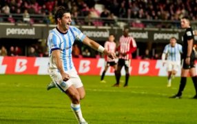 Racing Club venció 1 a 0 a Estudiantes en La Plata y avanzó a cuartos de final del Torneo Apertura