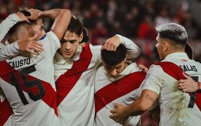 Copa Sudamericana: De la mano de los "pibes", River Plate goleó al flojo Blooming de Bolivia y terminó como líder del grupo