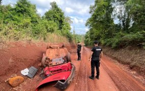 Comandante Andresito: Despiste de automóvil sobre un camino terrado denominado Picada Unión, dejó  una joven de 24 años lesionada