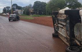 Oberá: Siniestro vial sobre la Avenida Las Américas, un conductor de 58 años fue trasladado al Hospital SAMIC