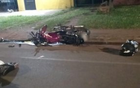 Posadas: Motociclista embistió a una embistió a una mujer, dejando como saldo tres personas con lesiones a evaluar