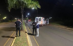 Posadas: Despiste fatal en el Acceso Oeste, un motociclista de 47 años murió al perder el control de su rodado