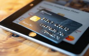 Alerta por estafas en las vacaciones: Cómo evitarlas al momento de pagar con tarjeta y QR