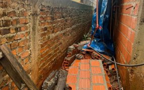 En el lugar residen dos personas, quienes no sufrieron lesione: Vivienda dañada por el temporal en la localidad misionera de Dos Arroyos