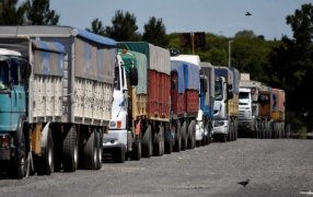 Cuánto sale mover un camión en Argentina: El dato que preocupa a las empresas de transporte