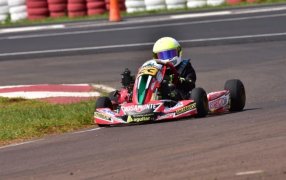 Campeonato Misionero de Karting en la ciudad de Posadas: Valentino Silveira ganó en la primera final del finde y Adrian Silveira logró la pole