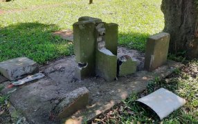 Oberá: Detuvieron a un vándalo de 19 años que destruyó luminarias y mobiliario público en una plazoleta del Barrio Molina