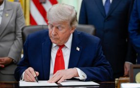Donald Trump dijo que está previsto que el acuerdo entre Estados Unidos e Irán se firme este domingo
