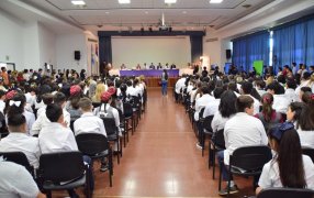 Posadas: Abanderados y escoltas de la Bandera Argentina recibieron sus Diplomas de Honor