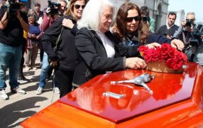 “Me estoy muriendo junto a la mujer que amo”, la emotiva carta de César Mascetti que leyó Sandra Mihanovich en su despedida