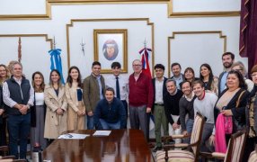 Educación Financiera y Emprendedurismo: El Gobernador Passalacqua acompañó la firma de convenio con Banco Macro