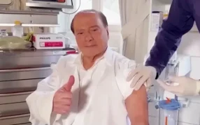 Berlusconi habló desde el Hospital, tiene 86 años: "Voy a superarlo", sufre una leucemia