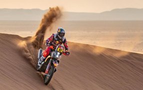 En Arabia Saudita: Tras sanciones por exceso de velocidad, el salteño Kevin Benavides ganó la 3° etapa del Rally Dakar 2024