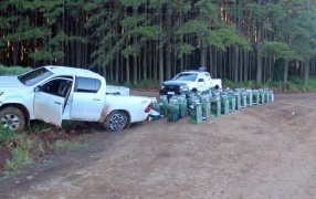 Gendarmería Nacional secuestró más de 25 mil paquetes de cigarrillos: Uno de los vehículos utilizados en uno de los ilícitos poseía pedido de secuestro por robo