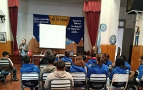 Charla sobre hábitos alimentarios saludables en la Escuela Provincial N° 26 de la localidad misionera de Concepción de la Sierra