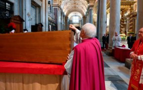 Los restos del Papa Francisco ya descansan en la Basílica Santa María la Mayor