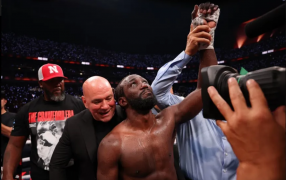 Boxeo: Terence Crawford hizo historia, le ganó a Saúl "Canelo" Álvarez en las tarjetas y lo destronó