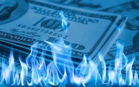 El dólar blue salta 8 pesos y opera en un nuevo récord nominal histórico