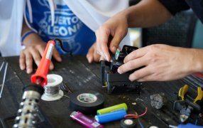 Apóstoles fue sede de la Copa Robótica Misiones 2025, clave para la zona sur del torneo, volvió a consolidar a la provincia como un verdadero polo de ciencia y tecnología, fomentando el interés de niños y jóvenes por la robótica y la innovación