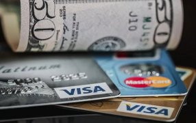 Los consumos con tarjetas superiores a 300 dólares: Dólar tarjeta, se suma un 25% más de percepción impositiva