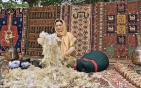 Las alfombras azerbaiyanas tejidas con técnicas ancestrales recorren el mundo