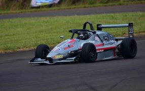 Con el debut absoluto de la Fórmula Renault Misionera y una destacada presencia de espectadores, se dió inicio la primera fecha del Campeonato Misionero de Automovilismo en Pista en Oberá