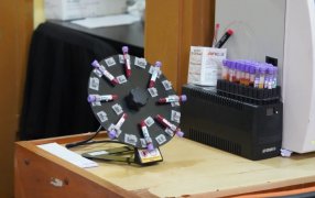 El Municipio misionero de Apóstoles invierte en salud y equipa el Laboratorio del Hospital local