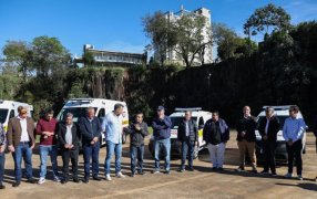 Misiones: Hugo Passalacqua y Oscar Herrera Ahuad encabezaron la entrega de nuevas ambulancias de baja y alta complejidad