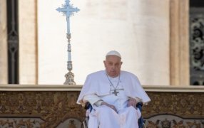 El Papa Francisco reaparece en la Plaza de San Pedro por el Jubileo de los Enfermos