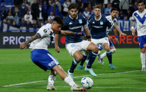 Con un gol de Maravilla Martínez, Racing Club derrotó 1 a 0 a Vélez Sarsfield en el primer duelo de los cuartos de final de la Copa Libertadores