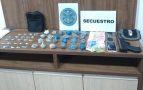 Demoraron a un joven de 16 años comercializando drogas en un espacio público en la ciudad de Puerto Iguazú, continúan las investigaciones para determinar la procedencia y posibles conexiones con otros hechos de narcomenudeo