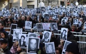 Acto por el ataque a la AMIA: Hubo casi nula presencia del Gobierno y asistieron varios candidatos de la oposición