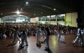 Apóstoles celebró el cierre del Mes del Niño con una fiesta multitudinaria: Miles se dieron cita en el predio cubiero de la Expo Yerba