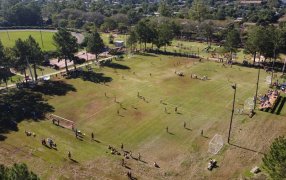 Concurrida participación apostoleña en el inicio de la Liga de Fútbol Infantil local