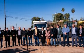 Posadas: Entregaron maquinaria vial a ocho Municipios misioneros para impulsar el desarrollo productivo y urbano