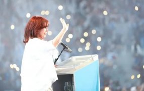Acto en Plaza de Mayo: A qué hora hablará Cristina Fernández de Kirchner, la Vicepresidenta dará un discurso frente a la militancia en un nuevo aniversario del Día de la Patria y a 20 años de la asunción presidencial de Néstor Kirchner