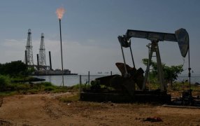 Estados Unidos: El Presidente Donald Trump dice que cualquier país que compre petróleo a Venezuela se enfrentará a un arancel del 25%
